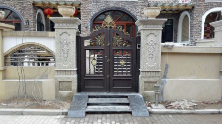 <b>濰坊鋁藝大門外觀美的體現(xiàn)？</b>